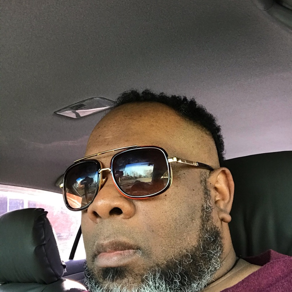 Meet your Posher, Damon